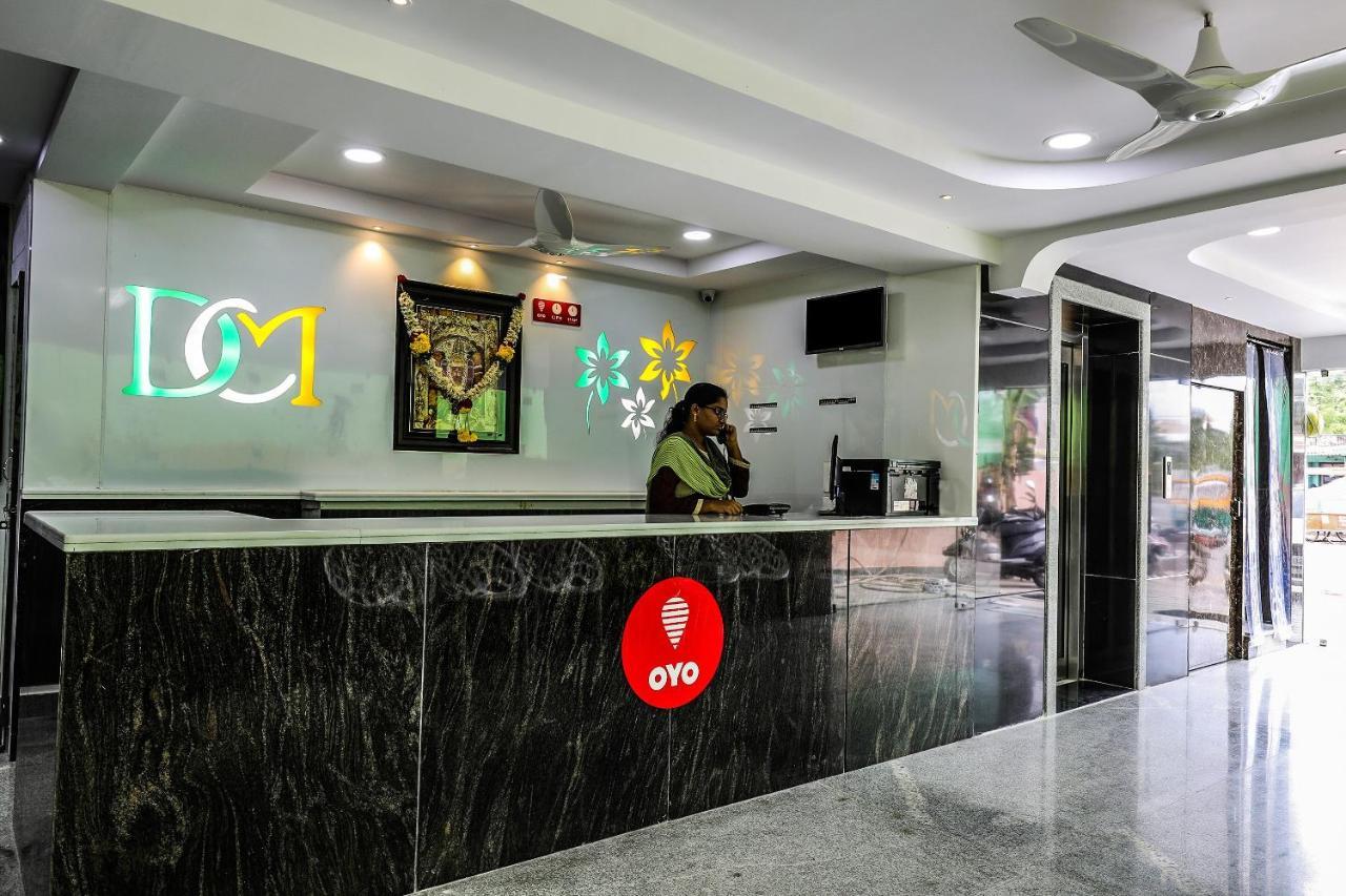 Oyo 16155 Hotel Dcm Grand Виджаявада Экстерьер фото